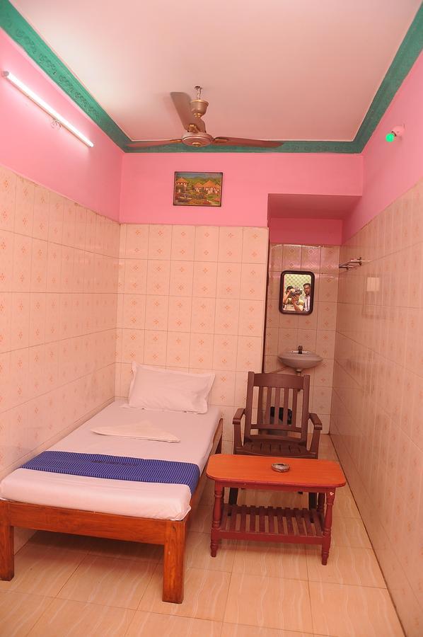 Merit Guest House Csennai Kültér fotó